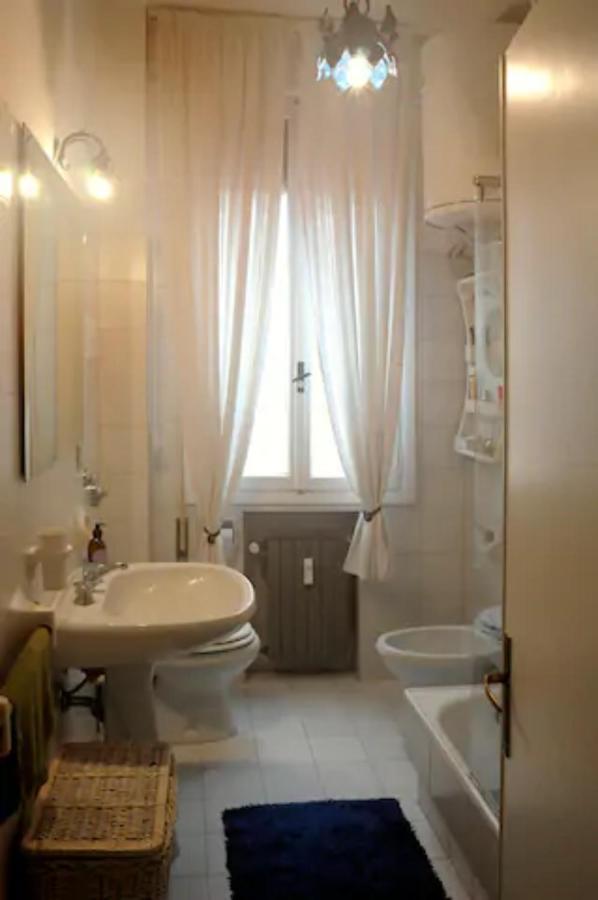 Charming Flat With Terrace Over The Canal Apartment Venice Exterior photo